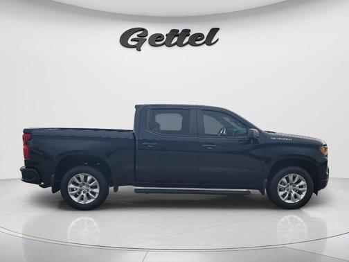 Black 2022 Chevrolet Silverado 1500 Custom