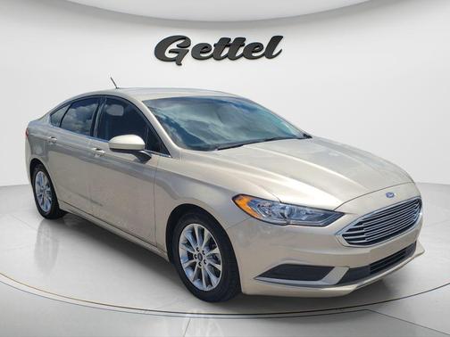 WHITE GOLD 2017 Ford Fusion SE