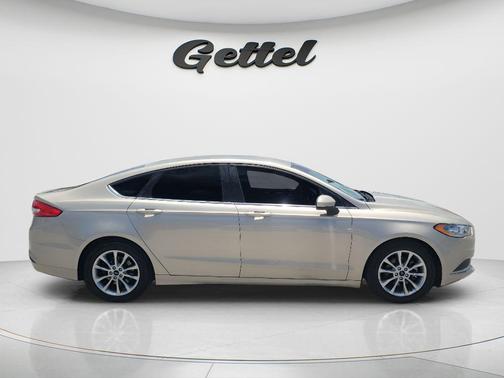 WHITE GOLD 2017 Ford Fusion SE