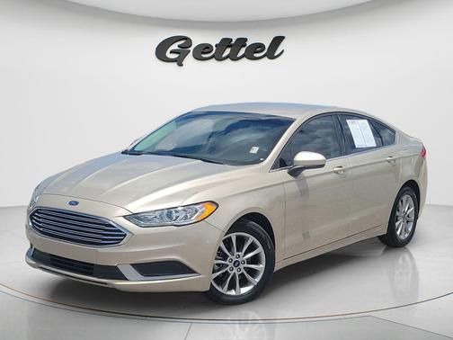 WHITE GOLD 2017 Ford Fusion SE