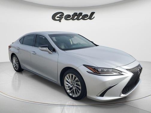 2019 Lexus ES 300h Ultra Luxury