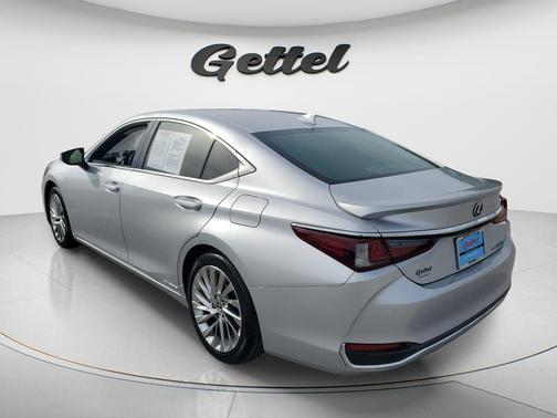 2019 Lexus ES 300h Ultra Luxury