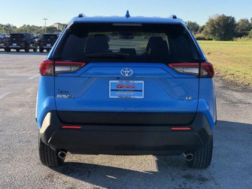 2020 Toyota RAV4 LE