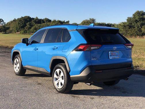 2020 Toyota RAV4 LE