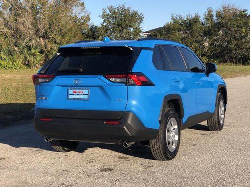 2020 Toyota RAV4 LE
