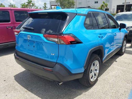 2020 Toyota RAV4 LE