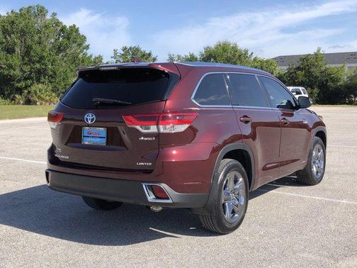2019 Toyota Highlander Hybrid Platinum