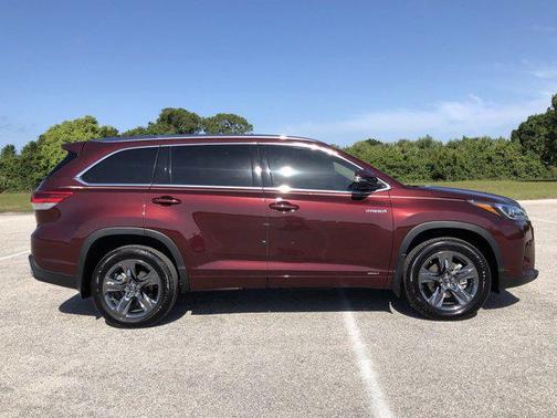 2019 Toyota Highlander Hybrid Platinum
