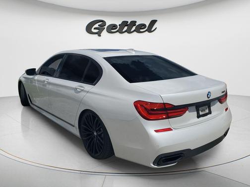 Mineral White Metallic 2019 BMW 740 740i