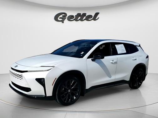 Oxygen White 2025 Toyota Crown Signia Limited