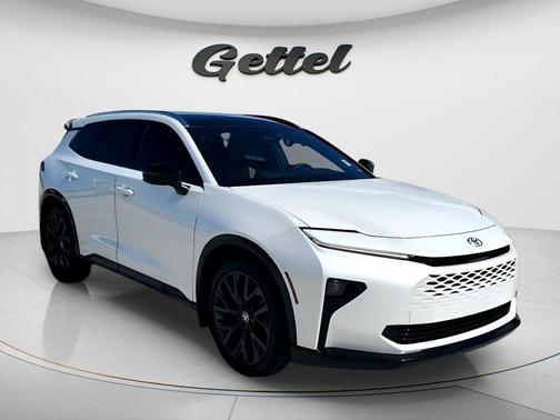 Oxygen White 2025 Toyota Crown Signia Limited