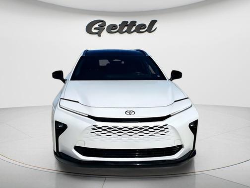 Oxygen White 2025 Toyota Crown Signia Limited