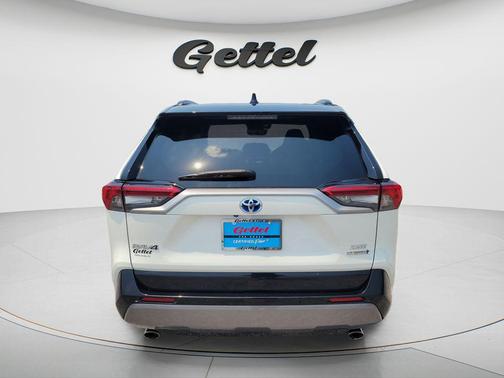 Blizzard Pearl/Midnight Black Metallic 2021 Toyota RAV4 Hybrid SE
