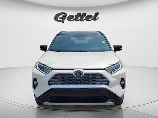 Blizzard Pearl/Midnight Black Metallic 2021 Toyota RAV4 Hybrid SE