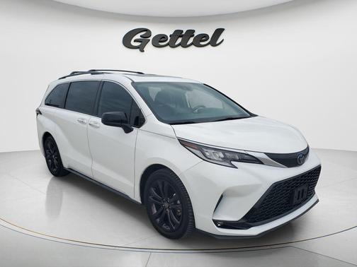 Ice Cap 2023 Toyota Sienna XSE 7 Passenger
