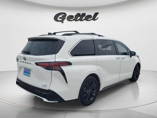 Ice Cap 2023 Toyota Sienna XSE 7 Passenger