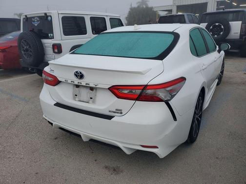 2019 Toyota Camry Hybrid SE