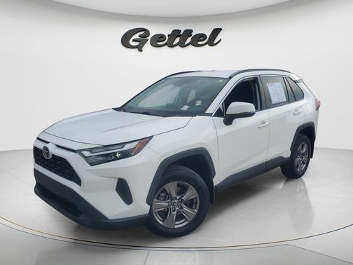 Ice Cap 2024 Toyota RAV4 XLE