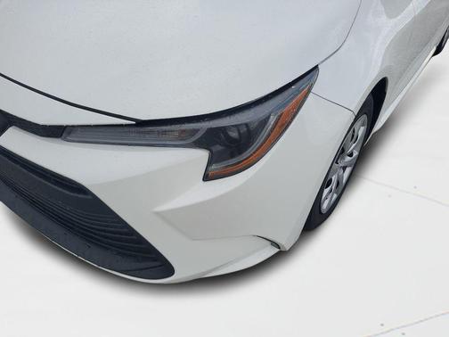 Ice Cap 2024 Toyota Corolla LE