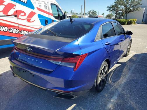 2021 Hyundai ELANTRA SEL