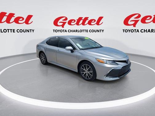 2022 Toyota Camry Hybrid XLE
