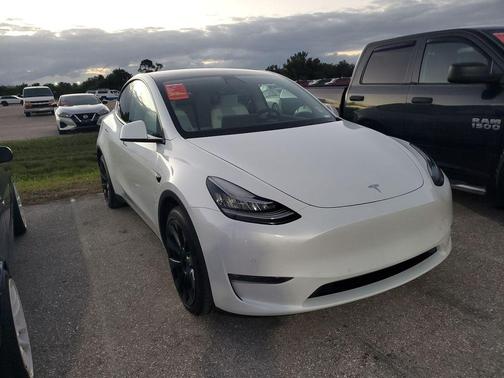 2022 Tesla Model Y Long Range Dual Motor All-Wheel Drive