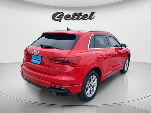 Tango Red Metallic 2022 Audi Q3 45 S line Premium
