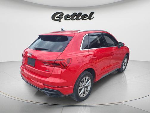 Tango Red Metallic 2022 Audi Q3 45 S line Premium