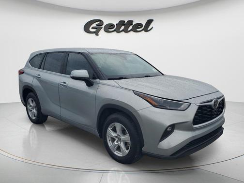Celestial Silver Metallic 2023 Toyota Highlander LE
