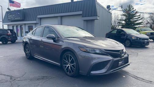 2022 Toyota Camry SE