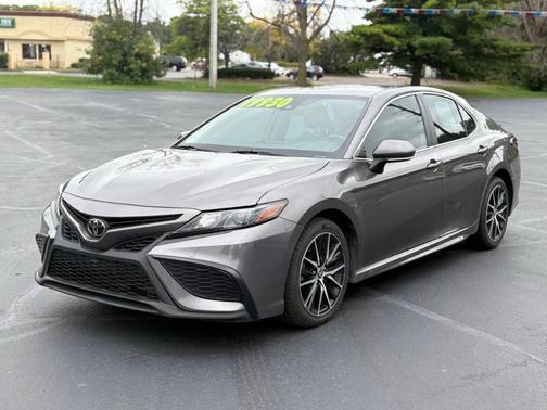 2022 Toyota Camry SE