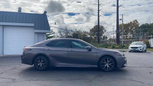 2022 Toyota Camry SE