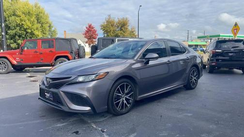2022 Toyota Camry SE