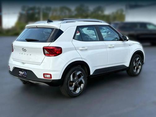 2021 Hyundai VENUE SEL