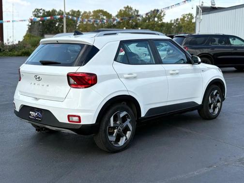 2021 Hyundai VENUE SEL