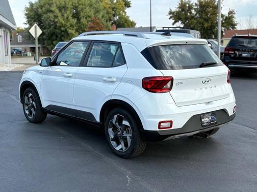 2021 Hyundai VENUE SEL