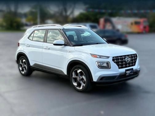 2021 Hyundai VENUE SEL