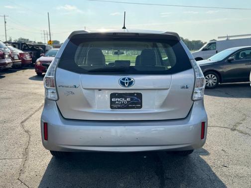 2012 Toyota Prius v Five