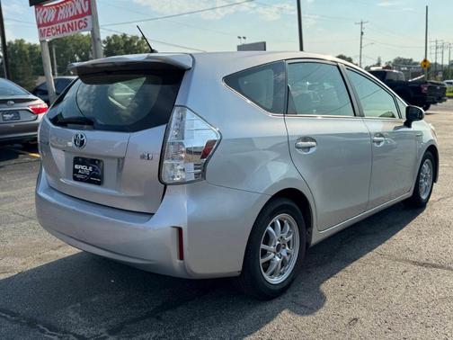 2012 Toyota Prius v Five