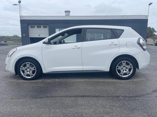 2009 Pontiac Vibe Base