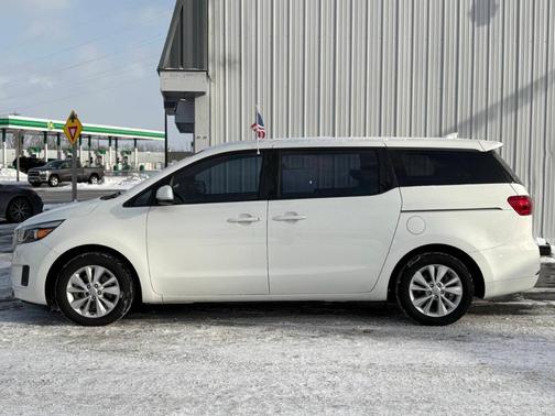2016 Kia Sedona L