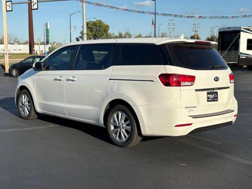 2016 Kia Sedona L