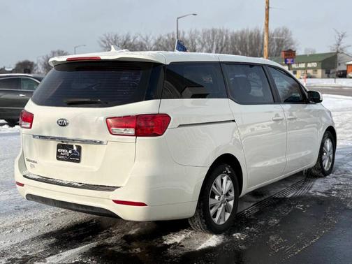 2016 Kia Sedona L