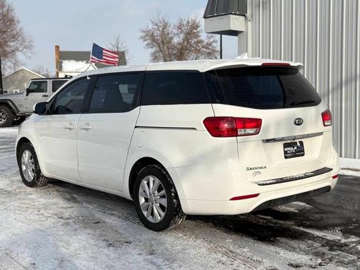 2016 Kia Sedona L