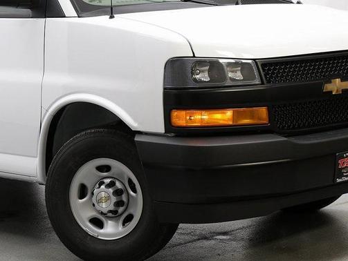 2025 Chevrolet Express 2500 RWD 2500 Regular Wheelbase WT