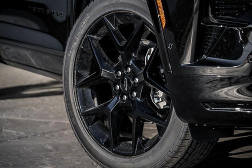 Mosaic Black Metallic 2026 Chevrolet Traverse RS