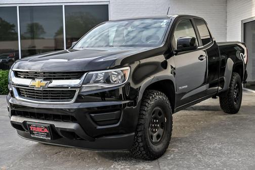 Black 2017 Chevrolet Colorado WT