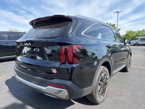 Ebony Black 2024 Kia Sorento S
