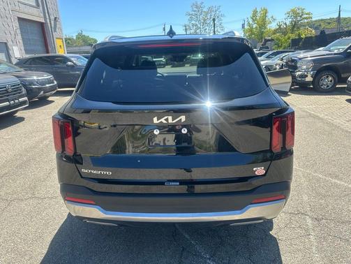 Ebony Black 2024 Kia Sorento S