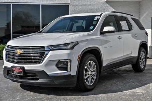 Summit White 2023 Chevrolet Traverse LT Leather